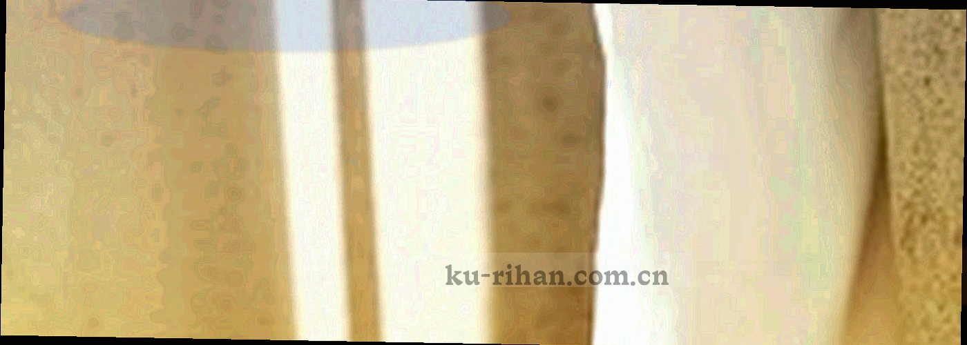 抽象蓝色数据流与锁形符号组成的安全网络图形