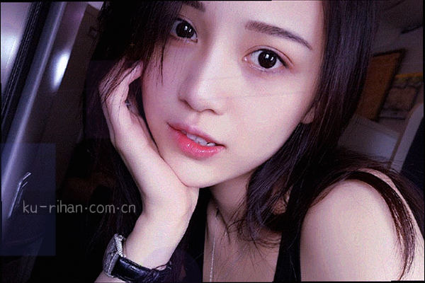 东京夜景霓虹灯牌抽象纹理，不出现人物